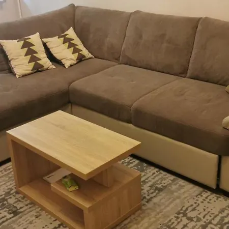 Quiet, Modern In The Center *