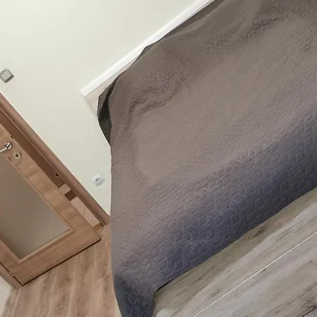 Quiet, Modern In The Center Apartment *